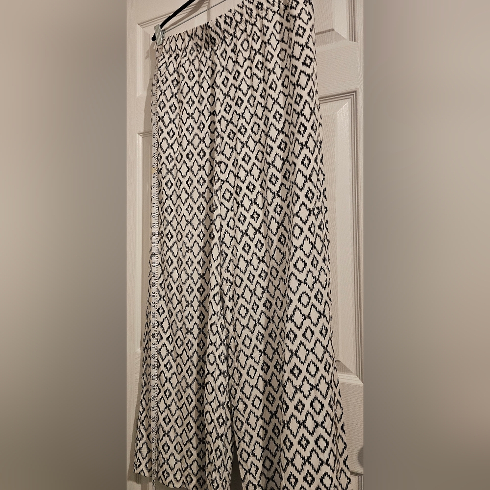 Banana Republic Black and White Geometric Wide Leg Pants  Sz M